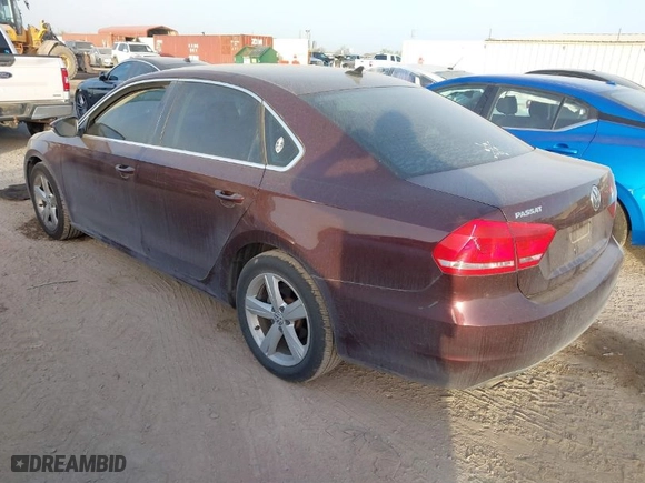 2012 Volkswagen Passat SE w/Sunroof with VIN 1VWBP7A33CC091500, listed as a IAAI auction lot 41815851 with 116,620 mi miles. Bid and sale history available at carsss.com. Image 3.