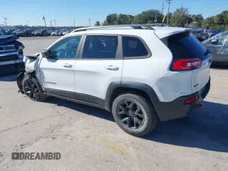 2018 Jeep Cherokee Trailhawk z VIN 1C4PJMBX8JD562994, wystawiony jako IAAI lot #41281555 z przebiegiem 86 702 mil mil oraz . Historia ofert i sprzedaży dostępna na DreamBid. Obrazek 3.