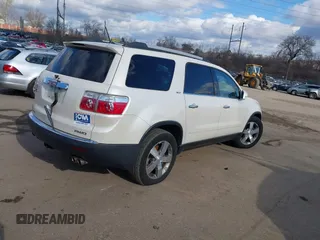 2011 GMC Acadia SLT1 with VIN 1GKKVRED5BJ221797, listed as a IAAI auction lot 41700225 with 177,993 mi miles. Bid and sale history available at carsss.com. Image 4.