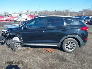 2017 Hyundai Tucson SE with VIN KM8J3CA48HU262668, listed as a IAAI auction lot 41852976 with 22,299 mi miles. Bid and sale history available at carsss.com. Image 14.