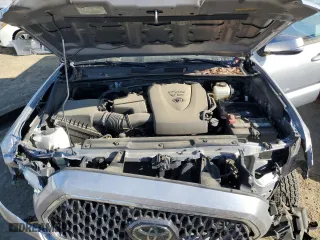 2019 Toyota Tacoma 4WD SR5 with VIN 3TMDZ5BN0KM078758, listed as a Copart auction lot 48088105 with 47,058 mi miles and Salvage Title. Bid and sale history available at carsss.com. Image 13.
