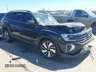 2024 Volkswagen Atlas SE z VIN 1V2JR2CA9RC591577, wystawiony jako IAAI lot #41817933 z przebiegiem Nie podano mil oraz . Historia ofert i sprzedaży dostępna na DreamBid. Obrazek 1.