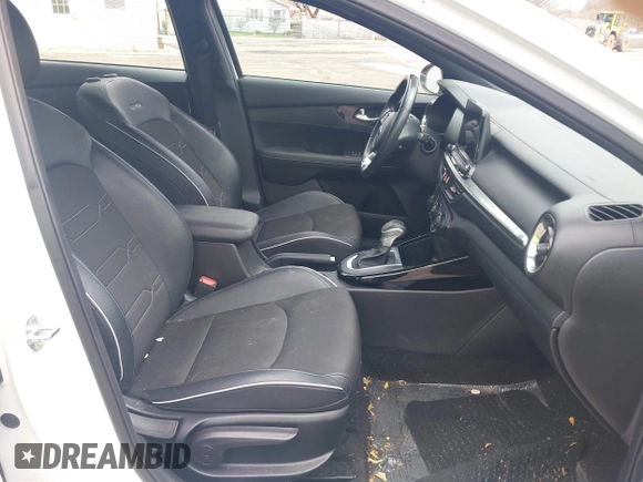 2021 Kia Forte GT-Line z VIN 3KPF34AD0ME393974, wystawiony jako IAAI lot #41953374 z przebiegiem 60 311 mil mil oraz . Historia ofert i sprzedaży dostępna na DreamBid. Obrazek 5.