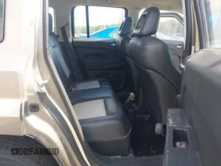 2008 Jeep Patriot Sport с VIN 1J8FF28W38D700492, выставлен на аукционе IAAI как лот 42526670 с пробегом 165 512 миль миль и . История ставок и продаж доступна на DreamBid. Изображение 8.