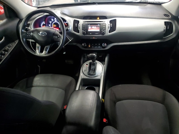 2015 Kia Sportage LX z VIN KNDPB3AC5F7743921, wystawiony jako Copart lot #57793315 z przebiegiem 97 948 mil mil oraz Czysty tytuł • Clean title. Historia ofert i sprzedaży dostępna na DreamBid. Obrazek 8.