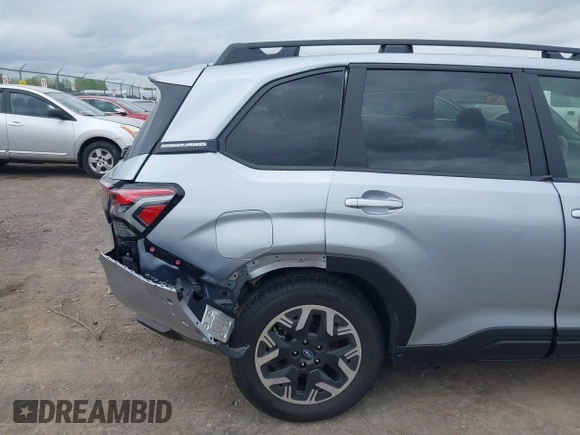 2025 Subaru Forester Premium z VIN JF2SLDDC1SH441525, wystawiony jako IAAI lot #42276340 z przebiegiem 6 389 mil mil oraz . Historia ofert i sprzedaży dostępna na DreamBid. Obrazek 18.