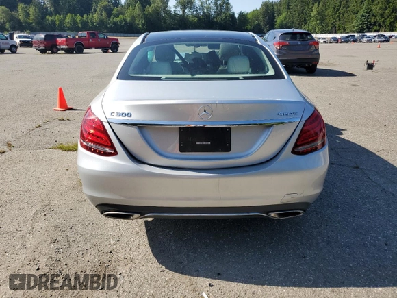 2017 Mercedes-Benz C 300 z VIN 55SWF4KB2HU188885, wystawiony jako Copart lot #59305435 z przebiegiem Nie podano mil oraz Szkoda całkowita • Salvage title. Historia ofert i sprzedaży dostępna na DreamBid. Obrazek 6.