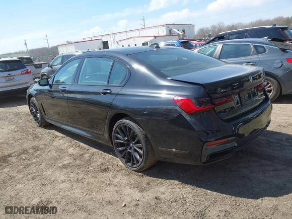 2021 BMW 7 Series 750i xDrive with VIN WBA7U2C05MCF72521, listed as a IAAI auction lot 41763182 with 68,668 mi miles. Bid and sale history available at carsss.com. Image 3.