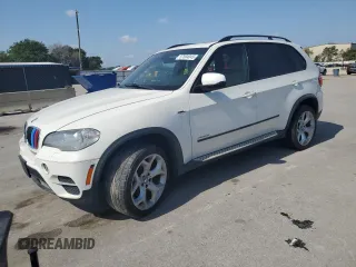2012 BMW X5 35i z VIN 5UXZV4C56CL762208, wystawiony jako Copart lot #57804045 z przebiegiem 110 252 mil mil oraz Czysty tytuł • Clean title. Historia ofert i sprzedaży dostępna na DreamBid. Obrazek 1.
