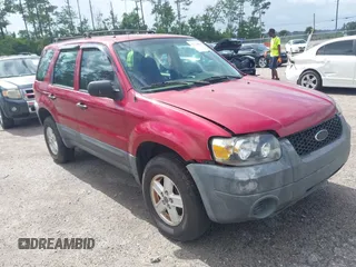 2005 Ford Escape XLS Value z VIN 1FMYU02Z85KB05556, wystawiony jako IAAI lot #42744846 z przebiegiem 364 675 mil mil oraz . Historia ofert i sprzedaży dostępna na DreamBid. Obrazek 1.