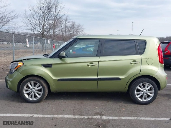 2012 Kia Soul + with VIN KNDJT2A67C7464070, listed as a IAAI auction lot 41709808 with 73,138 mi miles. Bid and sale history available at carsss.com. Image 14.