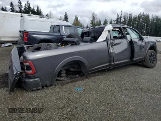 2020 Ram 3500 Laramie z VIN 3C63R3JL0LG121079, wystawiony jako Copart lot #51137765 z przebiegiem Nie podano mil oraz Szkody całkowita. Historia ofert i sprzedaży dostępna na DreamBid. Obrazek 3.