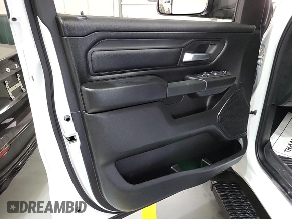 2024 Ram 1500 Tradesman с VIN 1C6RRFGG9RN221915, выставлен на аукционе IAAI как лот 42849293 с пробегом 59 миль миль и . История ставок и продаж доступна на DreamBid. Изображение 14.