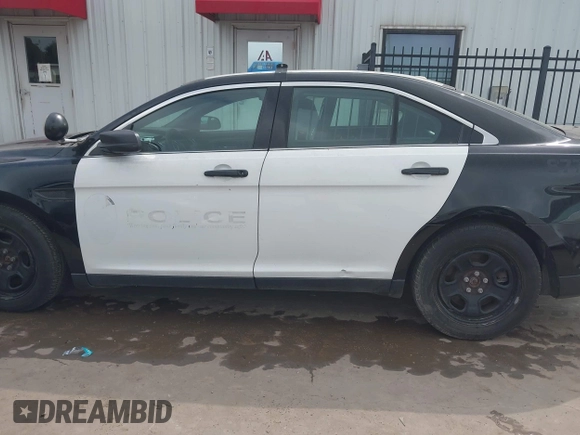 2018 Ford Police Interceptor z VIN 1FAHP2MK0JG106131, wystawiony jako IAAI lot #42128631 z przebiegiem 68 924 mil mil oraz . Historia ofert i sprzedaży dostępna na DreamBid. Obrazek 15.