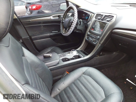 2017 Ford Fusion SE with VIN 3FA6P0HD9HR140417, listed as a IAAI auction lot 41942047 with 113,915 mi miles. Bid and sale history available at carsss.com. Image 5.