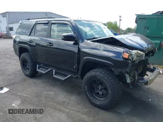 2017 Toyota 4Runner SR5 with VIN JTEBU5JR8H5442851, listed as a IAAI auction lot 42069447 with 161,661 mi miles and . Bid and sale history available at DreamBid. Image 1.