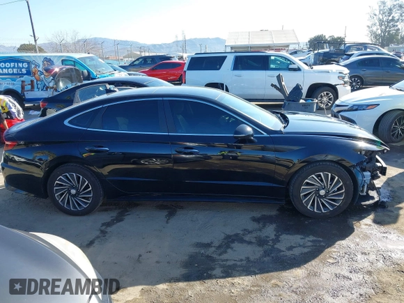 2021 Hyundai Sonata Hybrid Limited with VIN KMHL54JJ0MA017423, listed as a IAAI auction lot 41637455 with 39,555 mi miles. Bid and sale history available at carsss.com. Image 14.