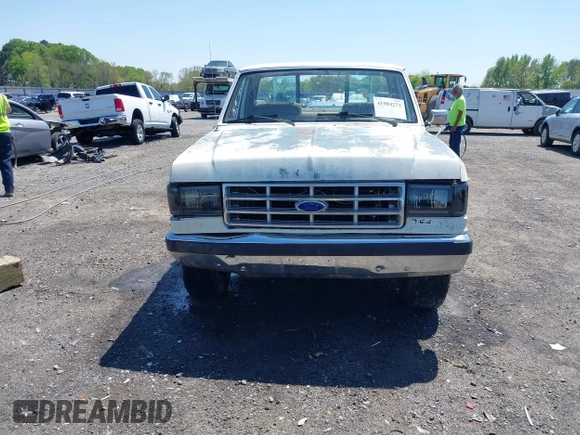 1987 Ford F-250 with VIN 1FTHF2518HKA08300, listed as a IAAI auction lot 41984273 with 37,267 mi miles and . Bid and sale history available at DreamBid. Image 11.