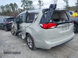 2017 Chrysler Pacifica Limited with VIN 2C4RC1GG9HR560544, listed as a IAAI auction lot 41807810 with 137,768 mi miles and . Bid and sale history available at DreamBid. Image 3.
