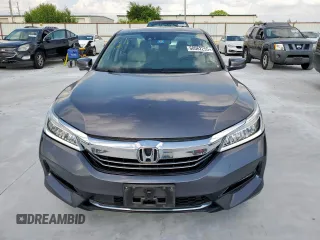 2017 Honda Accord Touring z VIN JHMCR6F79HC000923, wystawiony jako Copart lot #60062255 z przebiegiem 92 597 mil mil oraz Czysty tytuł • Clean title. Historia ofert i sprzedaży dostępna na DreamBid. Obrazek 5.