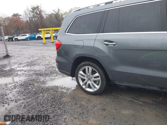2018 Mercedes-Benz GLS 450 z VIN 4JGDF6EE5JB106257, wystawiony jako IAAI lot #42187413 z przebiegiem 104 217 mil mil oraz . Historia ofert i sprzedaży dostępna na DreamBid. Obrazek 18.