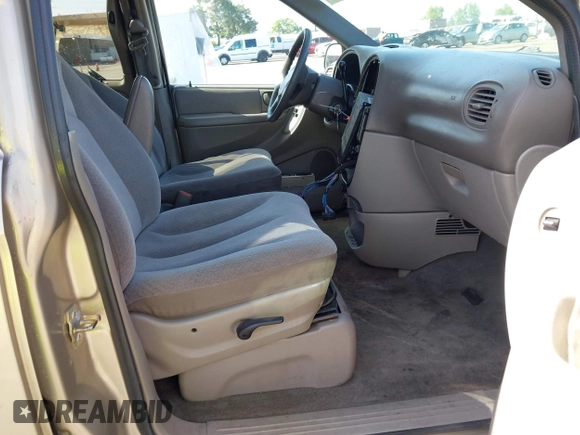 2003 Dodge Caravan Sport with VIN 2D4GP44R73R279132, listed as a IAAI auction lot 42100140 with 218,201 mi miles and . Bid and sale history available at carsss.com. Image 5.