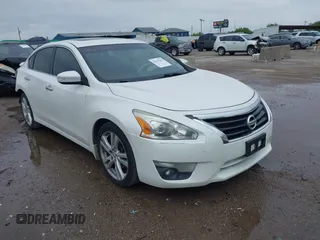2014 Nissan Altima SL with VIN 1N4BL3AP2EC288242, listed as a IAAI auction lot 42417043 with 208,020 mi miles and . Bid and sale history available at DreamBid. Image 1.