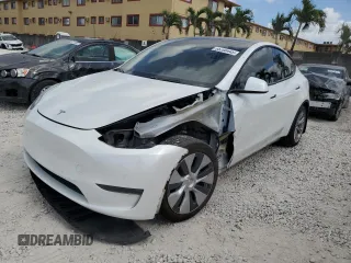 2021 Tesla Model Y Long Range z VIN 5YJYGDEE3MF066205, wystawiony jako Copart lot #55208445 z przebiegiem 64 136 mil mil oraz Szkoda całkowita • Salvage title. Historia ofert i sprzedaży dostępna na DreamBid. Obrazek 1.