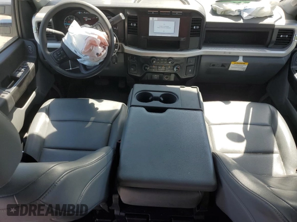 2023 Ford F-350 с VIN 1FT8W3AT7PEC84297, выставлен на аукционе Copart как лот 54800845 с пробегом 16 969 миль миль и Списание • Salvage title. История ставок и продаж доступна на DreamBid. Изображение 8.