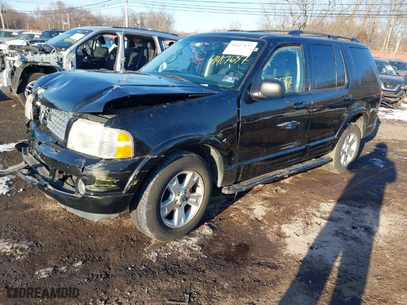 2003 Ford Explorer XLT with VIN 1FMDU73KX3ZA70158, listed as a IAAI auction lot 41417637 with 278,023 mi miles. Bid and sale history available at carsss.com. Image 2.