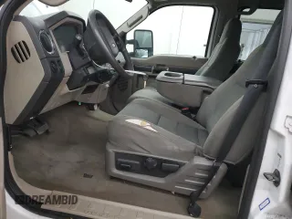 2010 Ford F-250 XL z VIN 1FTSW2BY2AEA50649, wystawiony jako Copart lot #60865215 z przebiegiem 178 506 mil mil oraz Szkoda całkowita • Salvage title. Historia ofert i sprzedaży dostępna na DreamBid. Obrazek 7.