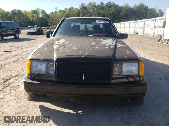 1988 Mercedes-Benz 300 with VIN WDBEA30D3JA683278, listed as a Copart auction lot 51253825 with 135,890 mi miles and Clean Title. Bid and sale history available at carsss.com. Image 5.