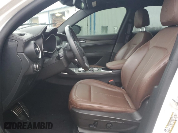 2023 Alfa Romeo Stelvio Ti z VIN ZASPAKBN7P7D54106, wystawiony jako Copart lot #86400564 z przebiegiem 50 749 mil mil oraz Tytuł czysty. Historia ofert i sprzedaży dostępna na DreamBid. Obrazek 7.