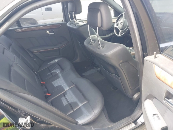 2013 Mercedes-Benz E-Class E 350 Luxury with VIN WDDHF5KBXDA662302, listed as a IAAI auction lot 41797633 with 153,644 mi miles. Bid and sale history available at carsss.com. Image 8.