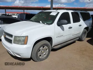 2010 Chevrolet Suburban LS with VIN 1GNUCHE01AR174986, listed as a IAAI auction lot 41697401 with 333,135 mi miles. Bid and sale history available at carsss.com. Image 17.