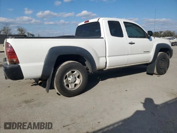 2013 Toyota Tacoma PreRunner with VIN 5TFTU4GN6DX041921, listed as a Copart auction lot 44636685 with 209,818 mi miles and Clean Title. Bid and sale history available at carsss.com. Image 3.