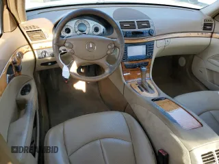 2008 Mercedes-Benz E-Class Luxury 3.5L with VIN WDBUF56X08B198675, listed as a Copart auction lot 54072385 with 152,087 mi miles and Clean Title. Bid and sale history available at carsss.com. Image 8.
