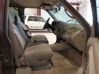 1996 Chevrolet Tahoe z VIN 1GNEK13R3TJ387858, wystawiony jako IAAI lot #41675147 z przebiegiem 196 811 mil mil oraz . Historia ofert i sprzedaży dostępna na DreamBid. Obrazek 5.