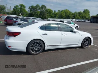 2013 Lexus LS 460 с VIN JTHCL5EF8D5019482, выставлен на аукционе IAAI как лот 42612274 с пробегом 64 972 миль миль и . История ставок и продаж доступна на DreamBid. Изображение 13.