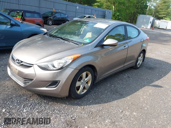 2013 Hyundai Elantra Limited z VIN 5NPDH4AE5DH245137, wystawiony jako IAAI lot #42372752 z przebiegiem 80 356 mil mil oraz . Historia ofert i sprzedaży dostępna na DreamBid. Obrazek 2.