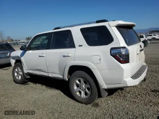 2019 Toyota 4Runner SR5 with VIN JTEBU5JR6K5677837, listed as a Copart auction lot 46954615 with 87,343 mi miles and Salvage Title. Bid and sale history available at carsss.com. Image 2.