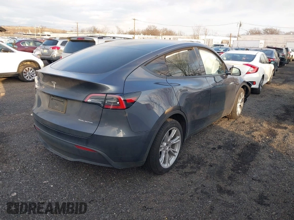 2024 Tesla Model Y Long Range with VIN 7SAYGDEE2RA217008, listed as a IAAI auction lot 41245093 with 17,773 mi miles. Bid and sale history available at carsss.com. Image 4.
