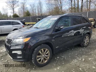 2013 Kia Sorento SX z VIN 5XYKWDA21DG407579, wystawiony jako Copart lot #49547655 z przebiegiem 190 207 mil mil oraz Szkoda całkowita • Salvage title. Historia ofert i sprzedaży dostępna na DreamBid. Obrazek 1.