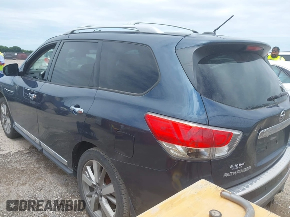 2014 Nissan Pathfinder S with VIN 5N1AR2MM8EC626657, listed as a IAAI auction lot 42655040 with 151,352 mi miles and . Bid and sale history available at DreamBid. Image 3.