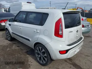 2013 Kia Soul ! with VIN KNDJT2A67D7546771, listed as a IAAI auction lot 41494414 with 135,810 mi miles. Bid and sale history available at carsss.com. Image 3.