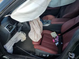 2023 BMW i4 eDrive40 z VIN WBY73AW08PFN49504, wystawiony jako Copart lot #85935954 z przebiegiem Nie podano mil oraz Szkoda całkowita • Salvage title. Historia ofert i sprzedaży dostępna na DreamBid. Obrazek 7.
