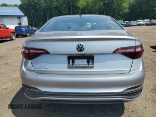2024 Volkswagen Jetta S z VIN 3VW5M7BU0RM056871, wystawiony jako Copart lot #66462825 z przebiegiem 25 890 mil mil oraz Czysty tytuł • Clean title. Historia ofert i sprzedaży dostępna na DreamBid. Obrazek 6.