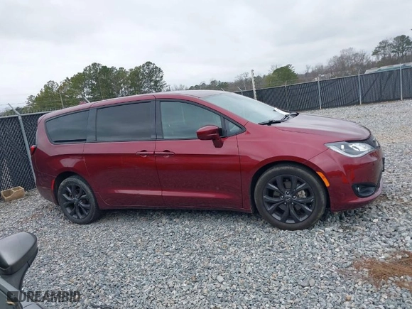 2020 Chrysler Pacifica Touring with VIN 2C4RC1FGXLR100447, listed as a IAAI auction lot 41514925 with 46,001 mi miles. Bid and sale history available at carsss.com. Image 13.