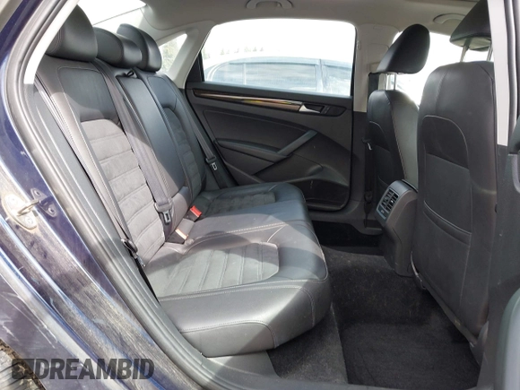 2015 Volkswagen Passat 2.0L TDI SEL Premium with VIN 1VWCV7A32FC013627, listed as a IAAI auction lot 41979341 with 175,728 mi miles. Bid and sale history available at carsss.com. Image 8.