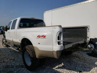 2008 Ford F-450 XL with VIN 1FTXW43R78ED59892, listed as a Copart auction lot 68845314 with 210,681 mi miles and Salvage Title. Bid and sale history available at carsss.com. Image 2.
